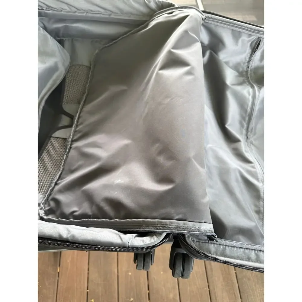 TUMI Alpha 3 International Dual Access 25